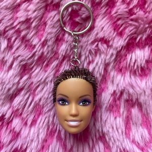 BARBIE HEAD KEYCHAIN💚